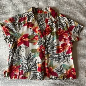 Vintage tropical Hawaiian floral button up shirt